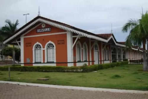 Foto: Reprodução/Internet - Praça da Estação Curvelo -MG