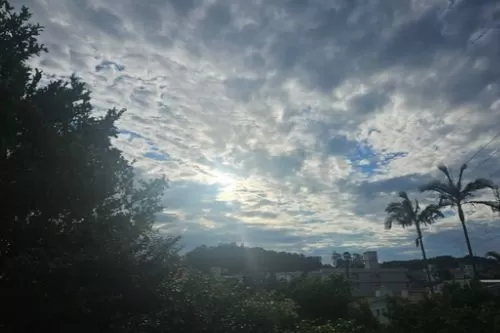 Curvelo terá sol entre nuvens e pancadas de chuva nesta terça-feira (27)