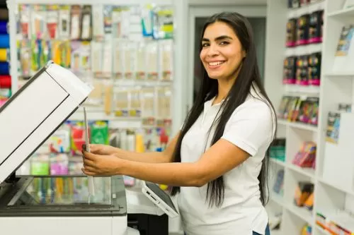 Fênix Copiadora e Papelaria abre vaga para Atendente de papelaria em Curvelo