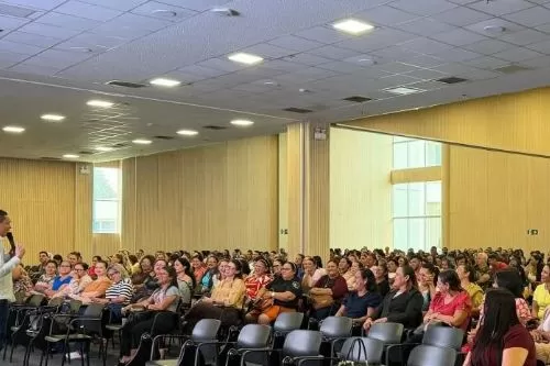 Curvelo reúne educadores de 20 municípios em fórum com Fabrício Carpinejar nesta quarta-feira (28)