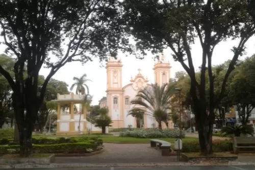 Foto: Reprodução/Internet- Praça da Matriz Santo Antônio - Curvelo MG
