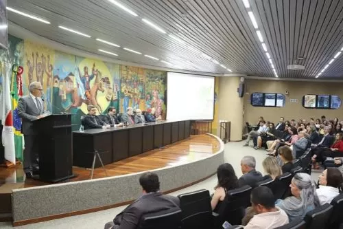 Gestão municipal de Corinto busca melhorias durante seminário em Belo Horizonte