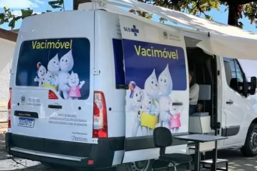 Curvelo recebe Vacimóvel e amplia estratégia para levar vacinação a diferentes regiões do município
