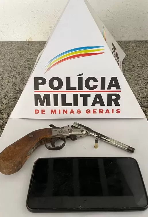 Arma apreendida pela PM — Foto: Polícia Militar 