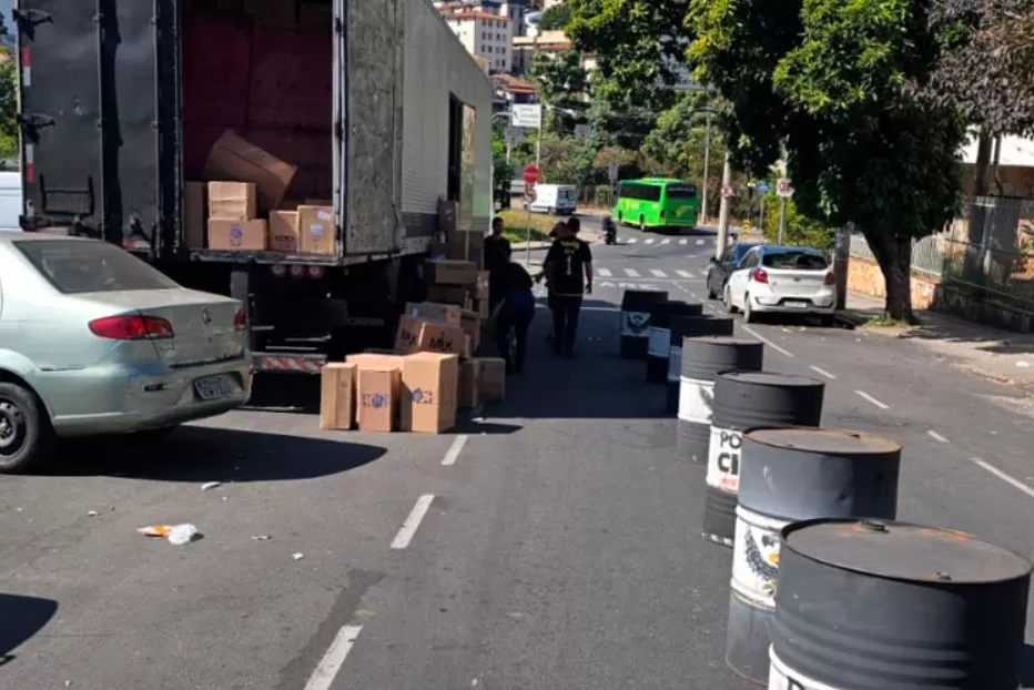 O motorista foi preso juntamente com a carga – Crédito: PCMG