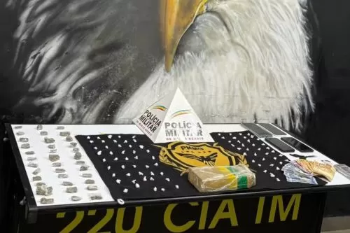 Polícia apreendeu maconha e cocaína — Foto: Polícia Militar/Divulgação