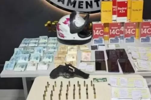 Parte dos materiais apreendidos pela PM — Foto: Polícia Militar