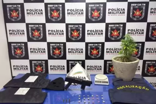 Materiais apreendidos pela PM — Foto: Polícia Militar
